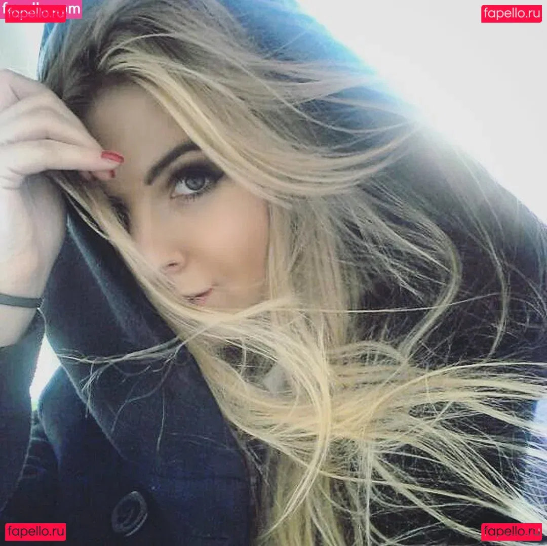 Sara Ladach Onlyfans Photo Gallery 