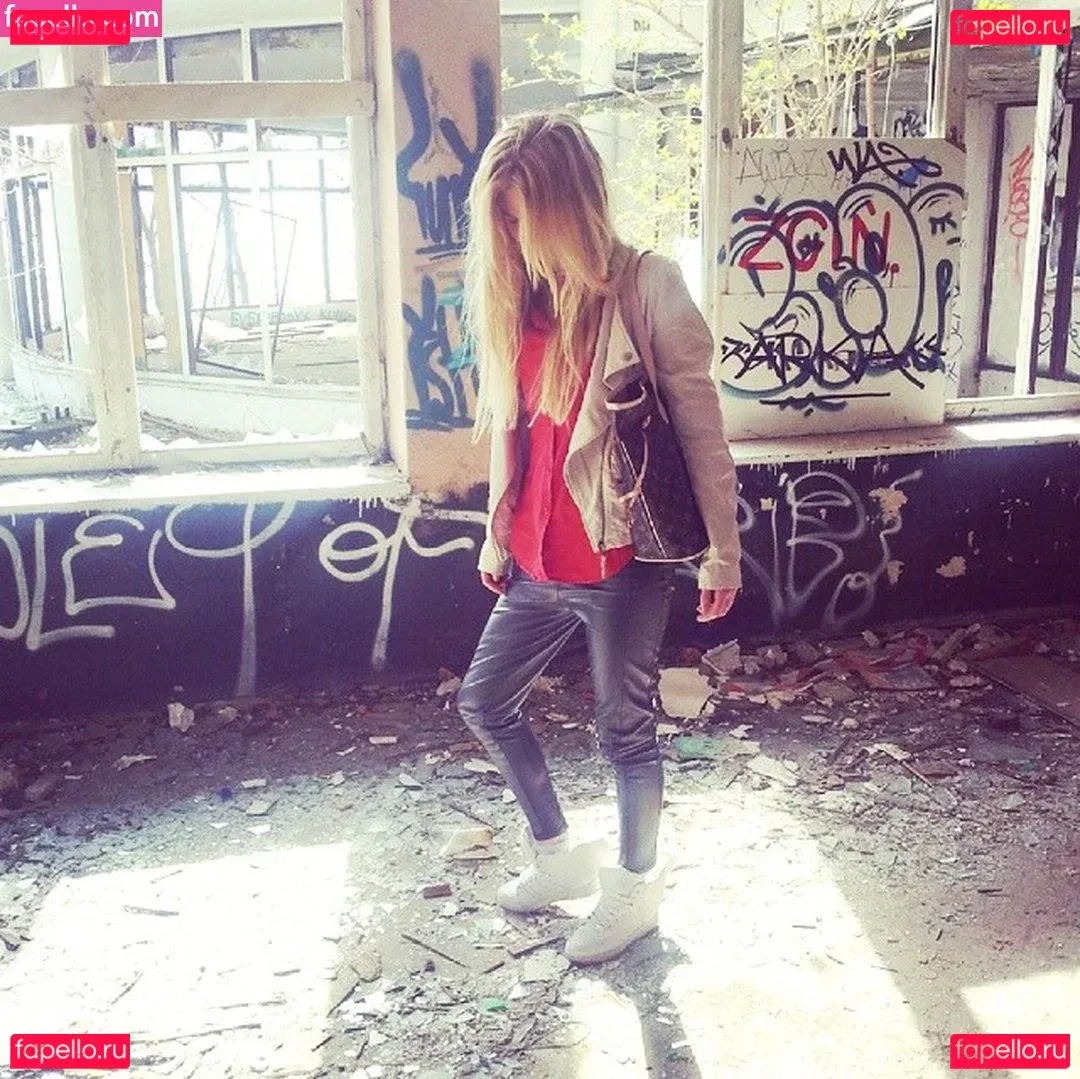 Sara Ladach Onlyfans Photo Gallery 