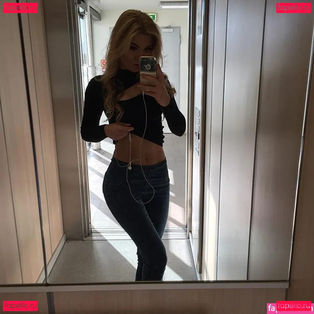 Sara Ladach Onlyfans Photo Gallery 