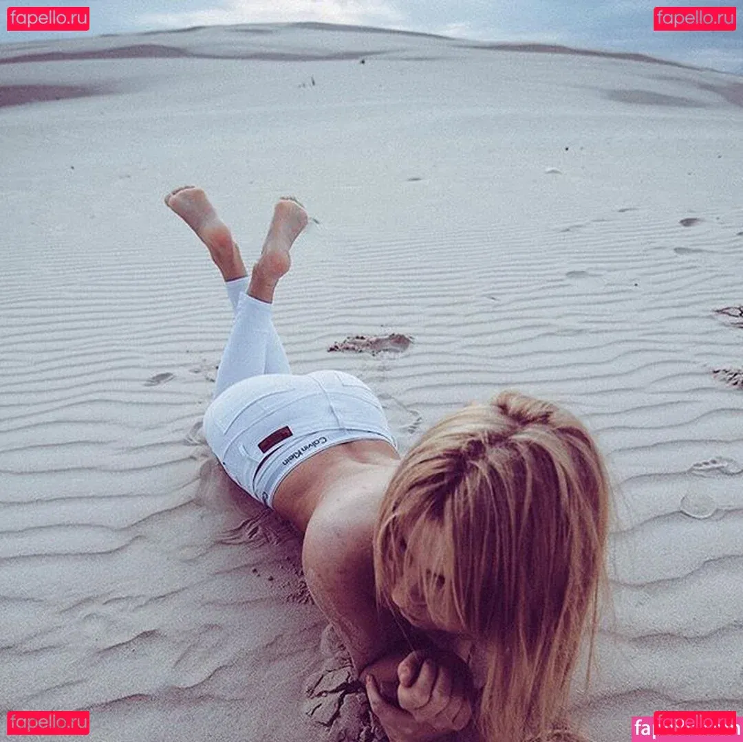 Sara Ladach Onlyfans Photo Gallery 