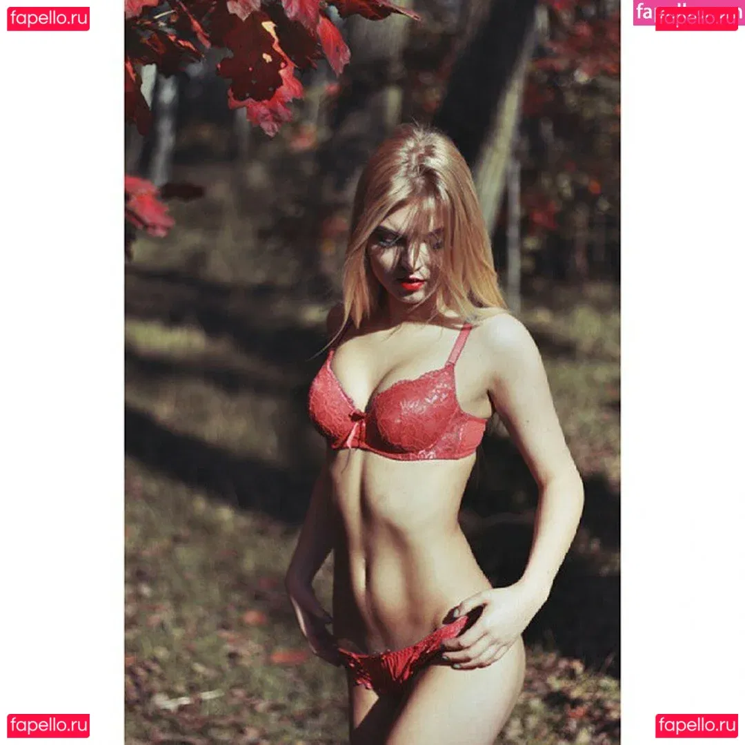 Sara Ladach Onlyfans Photo Gallery 