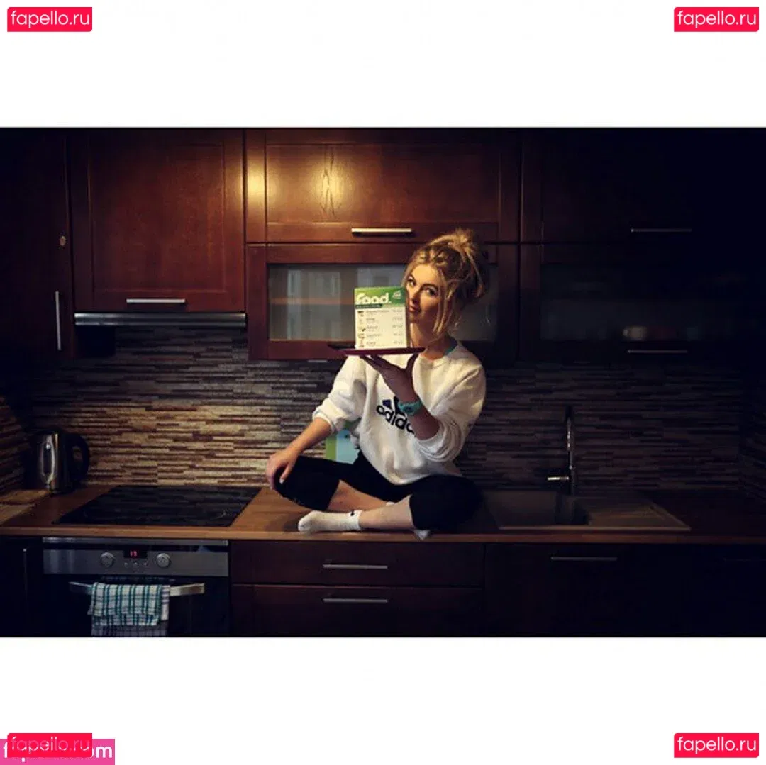 Sara Ladach Onlyfans Photo Gallery 