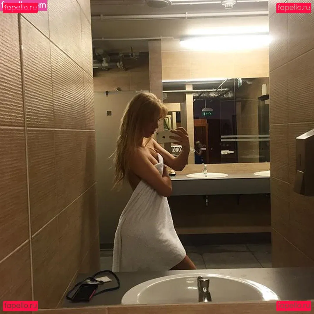 Sara Ladach Onlyfans Photo Gallery 