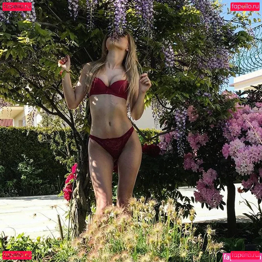 Sara Ladach Onlyfans Photo Gallery 