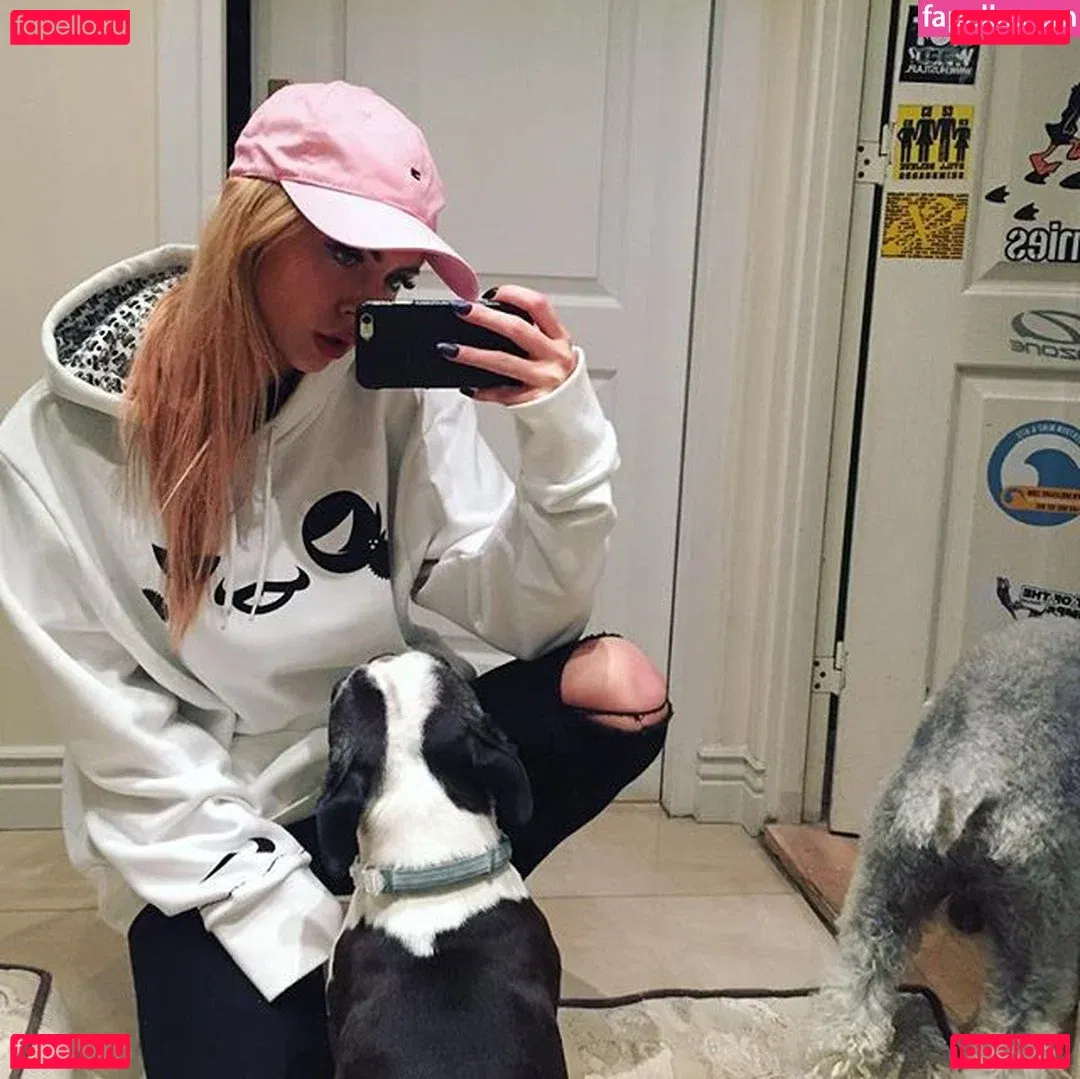 Sara Ladach Onlyfans Photo Gallery 