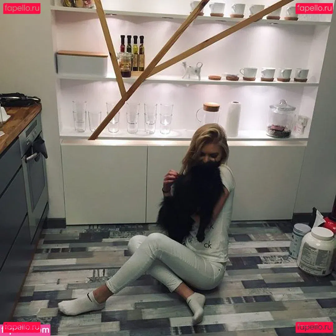 Sara Ladach Onlyfans Photo Gallery 