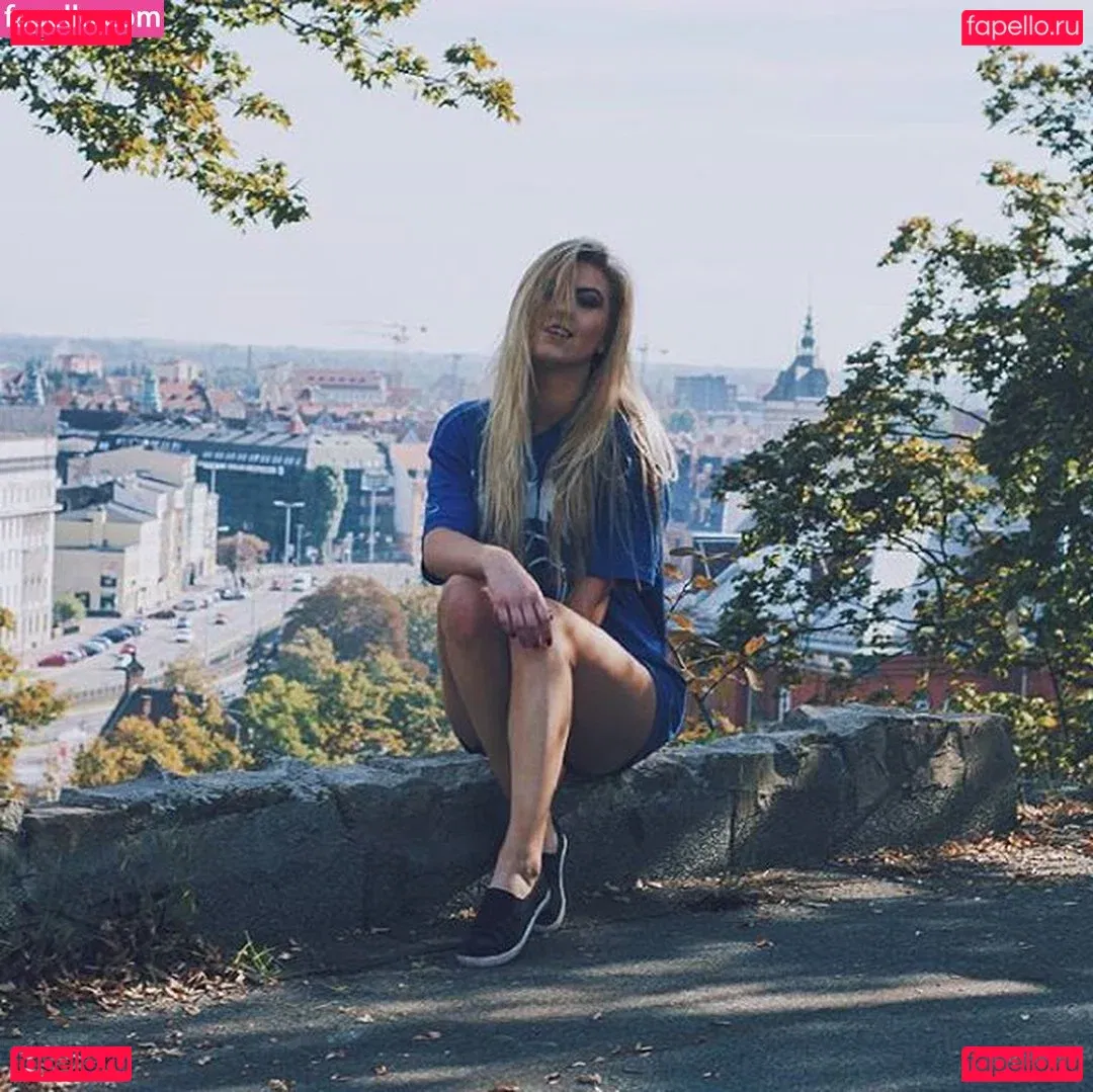 Sara Ladach Onlyfans Photo Gallery 