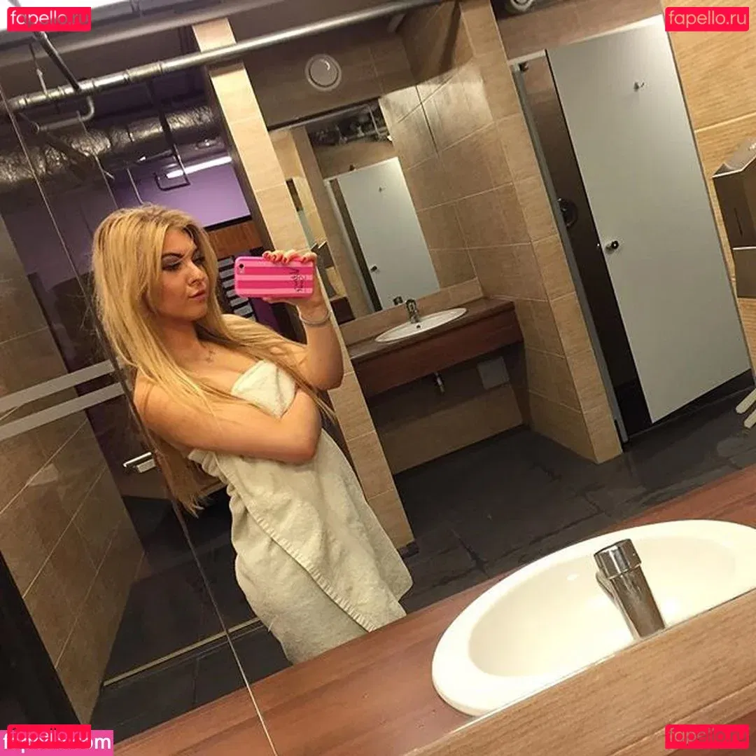 Sara Ladach Onlyfans Photo Gallery 