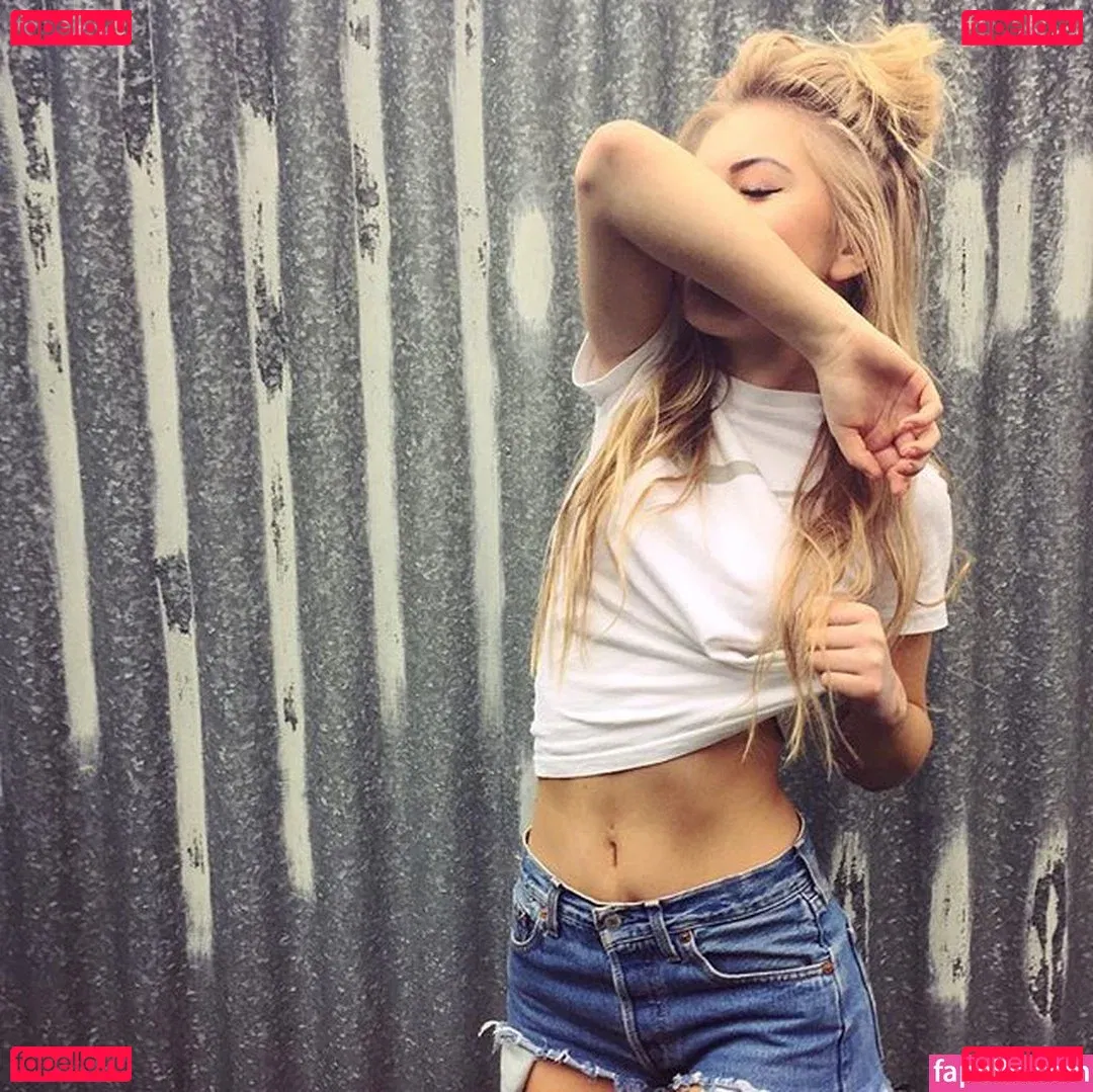 Sara Ladach Onlyfans Photo Gallery 