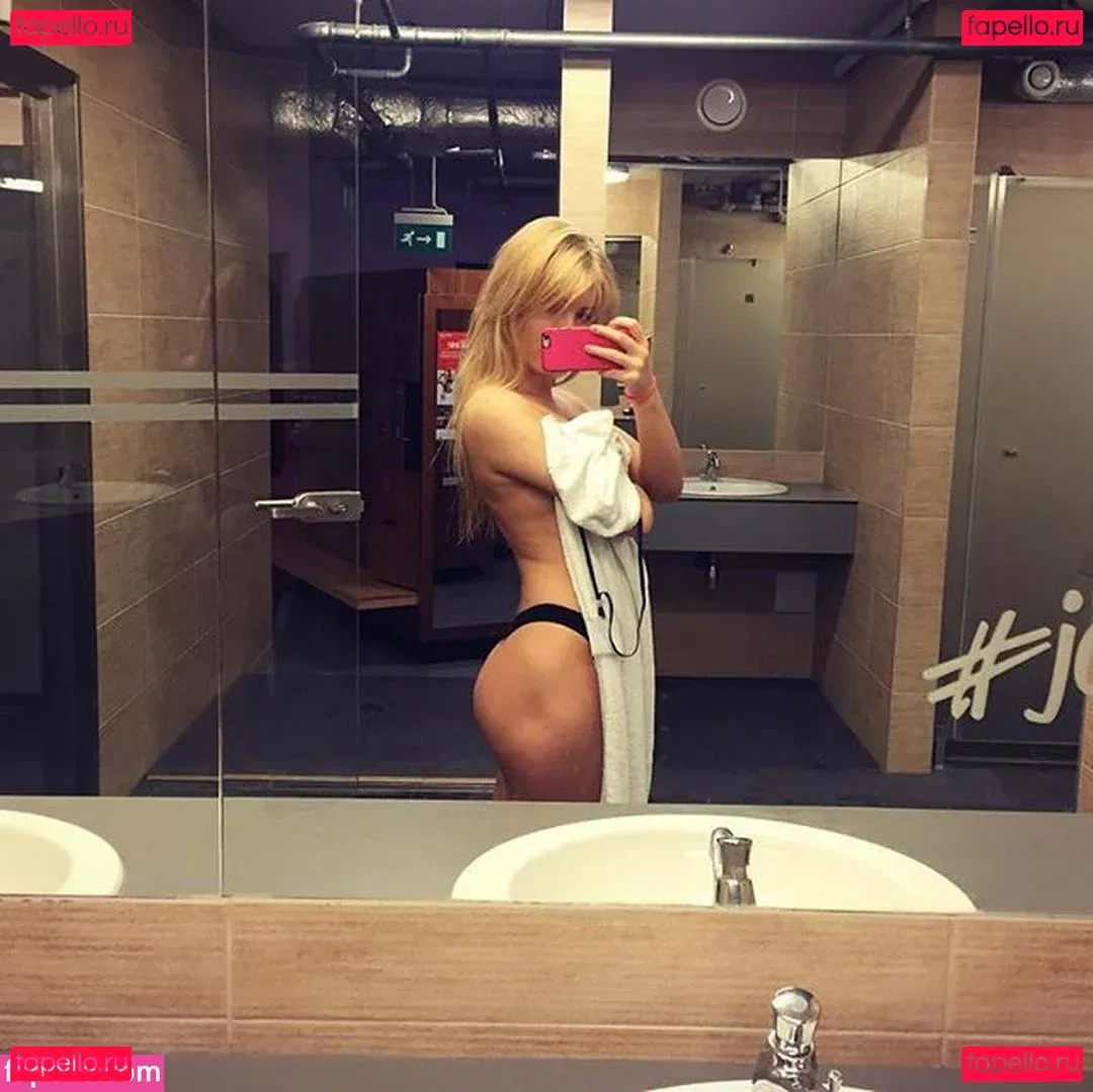 Sara Ladach Onlyfans Photo Gallery 