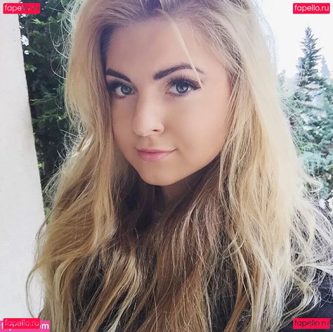 Sara Ladach Onlyfans Photo Gallery 