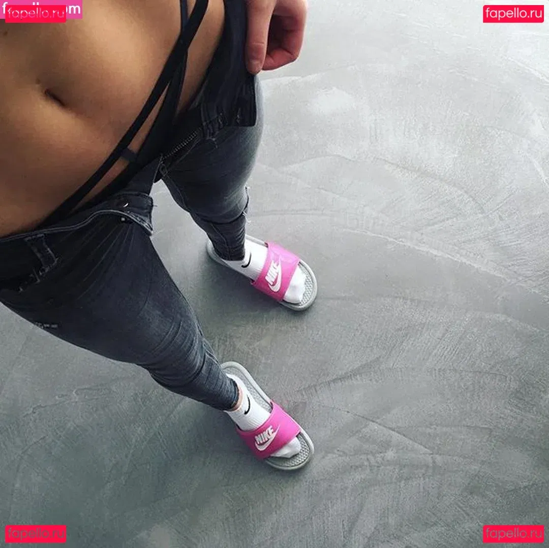 Sara Ladach Onlyfans Photo Gallery 