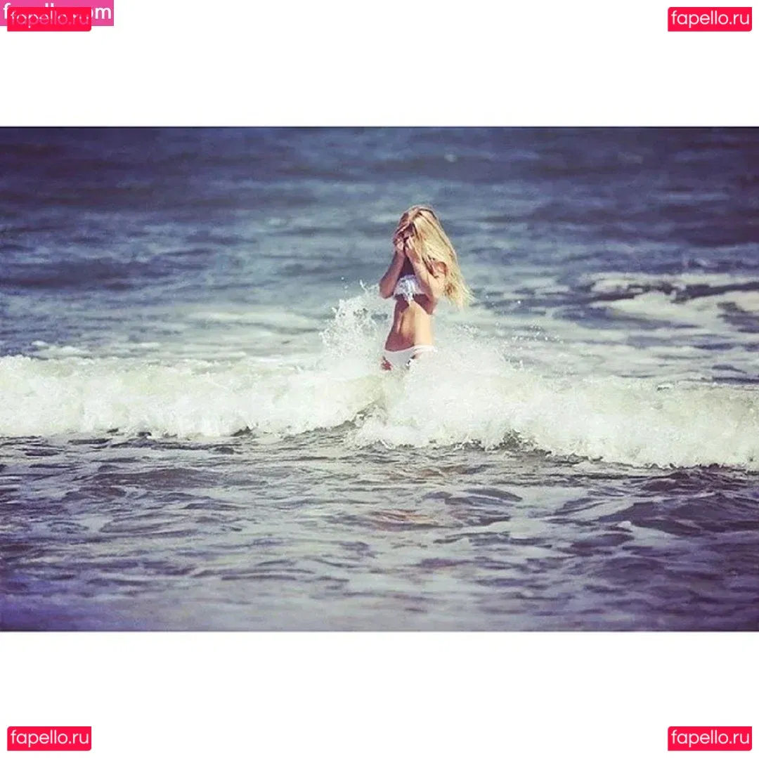 Sara Ladach Onlyfans Photo Gallery 