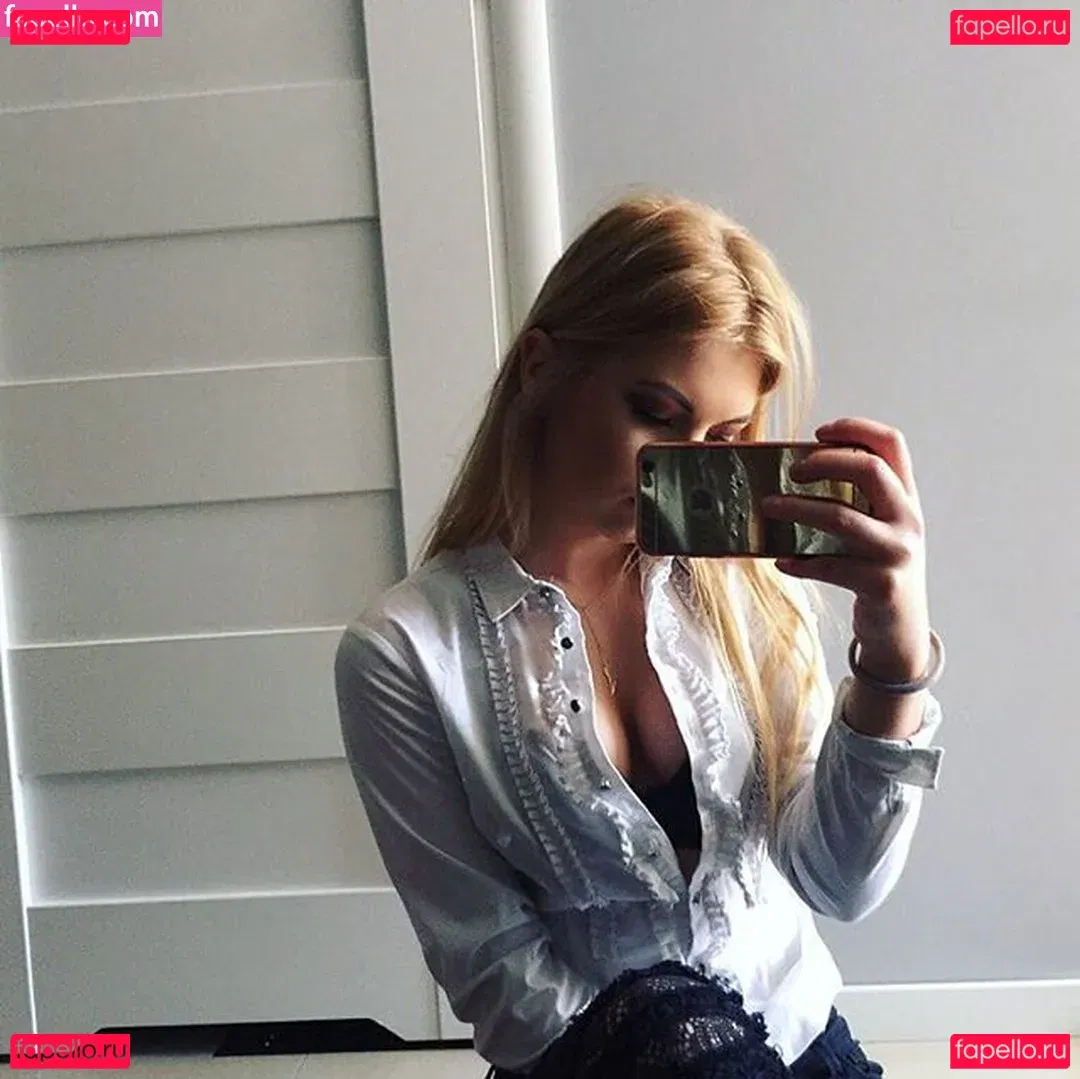 Sara Ladach Onlyfans Photo Gallery 