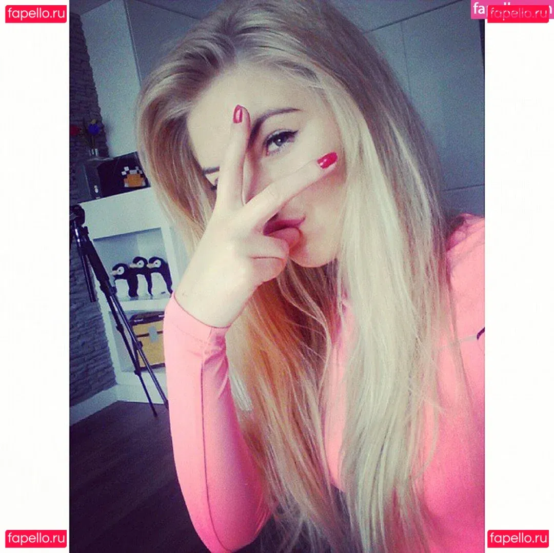 Sara Ladach Onlyfans Photo Gallery 