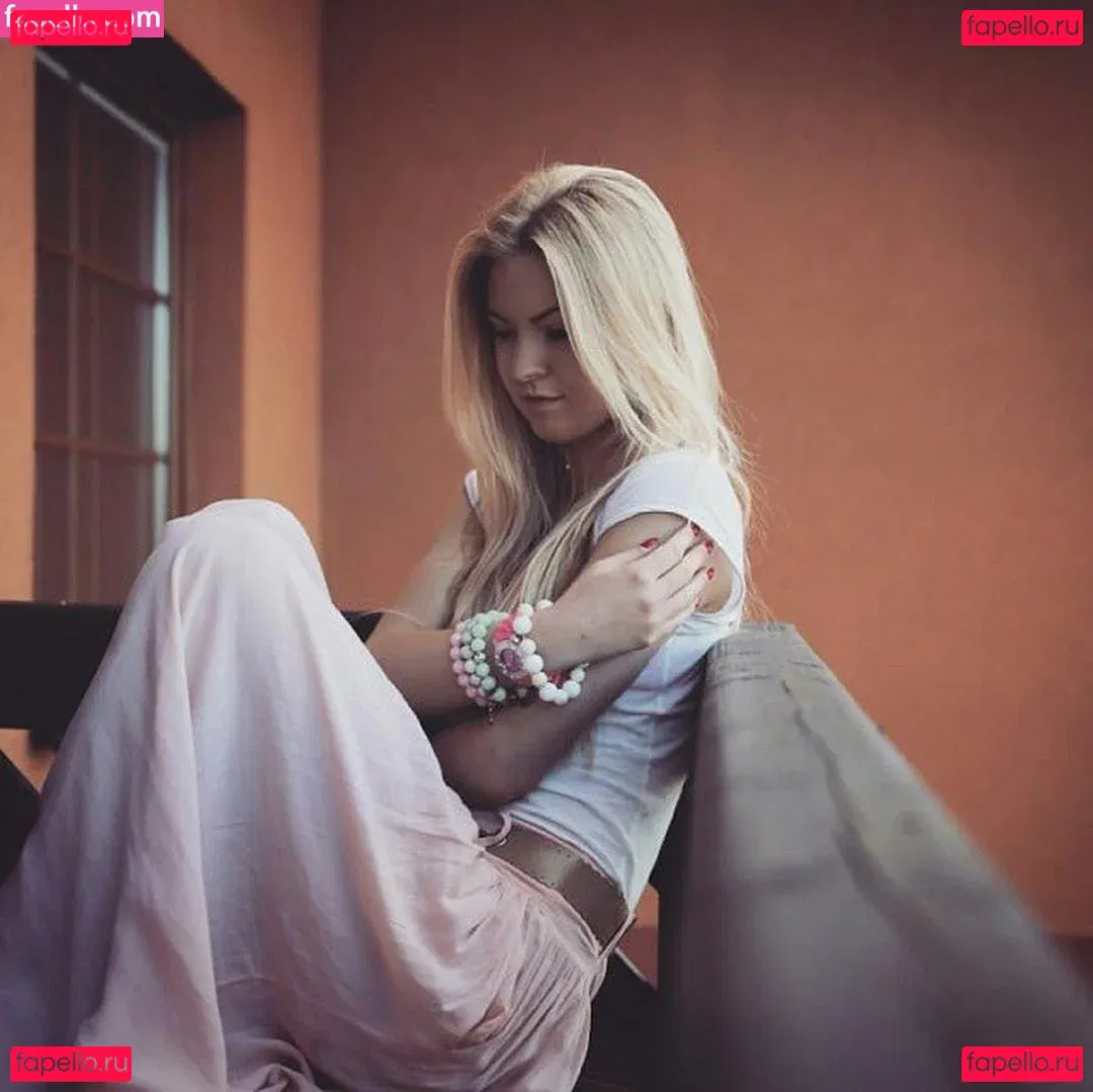 Sara Ladach Onlyfans Photo Gallery 