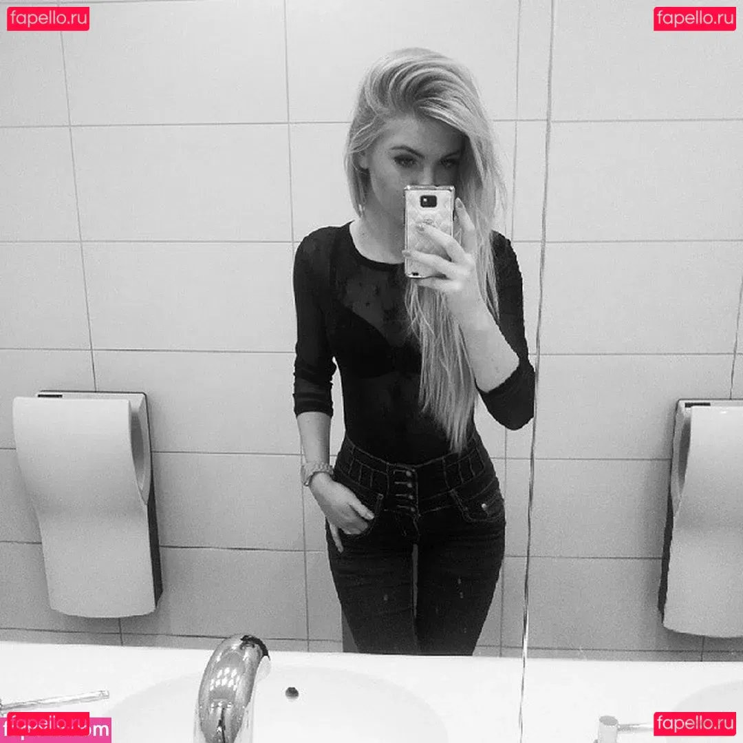 Sara Ladach Onlyfans Photo Gallery 