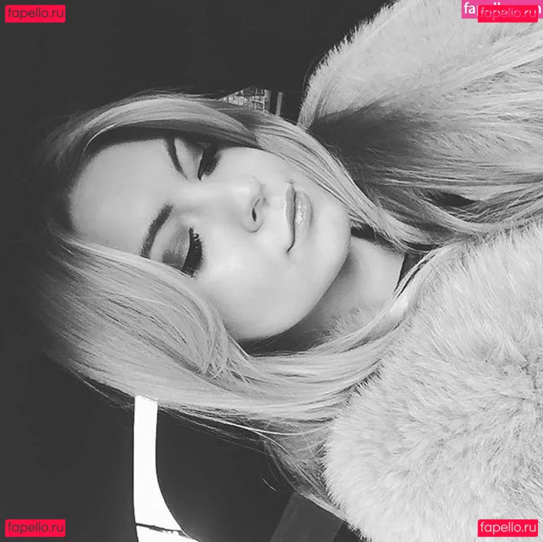 Sara Ladach Onlyfans Photo Gallery 