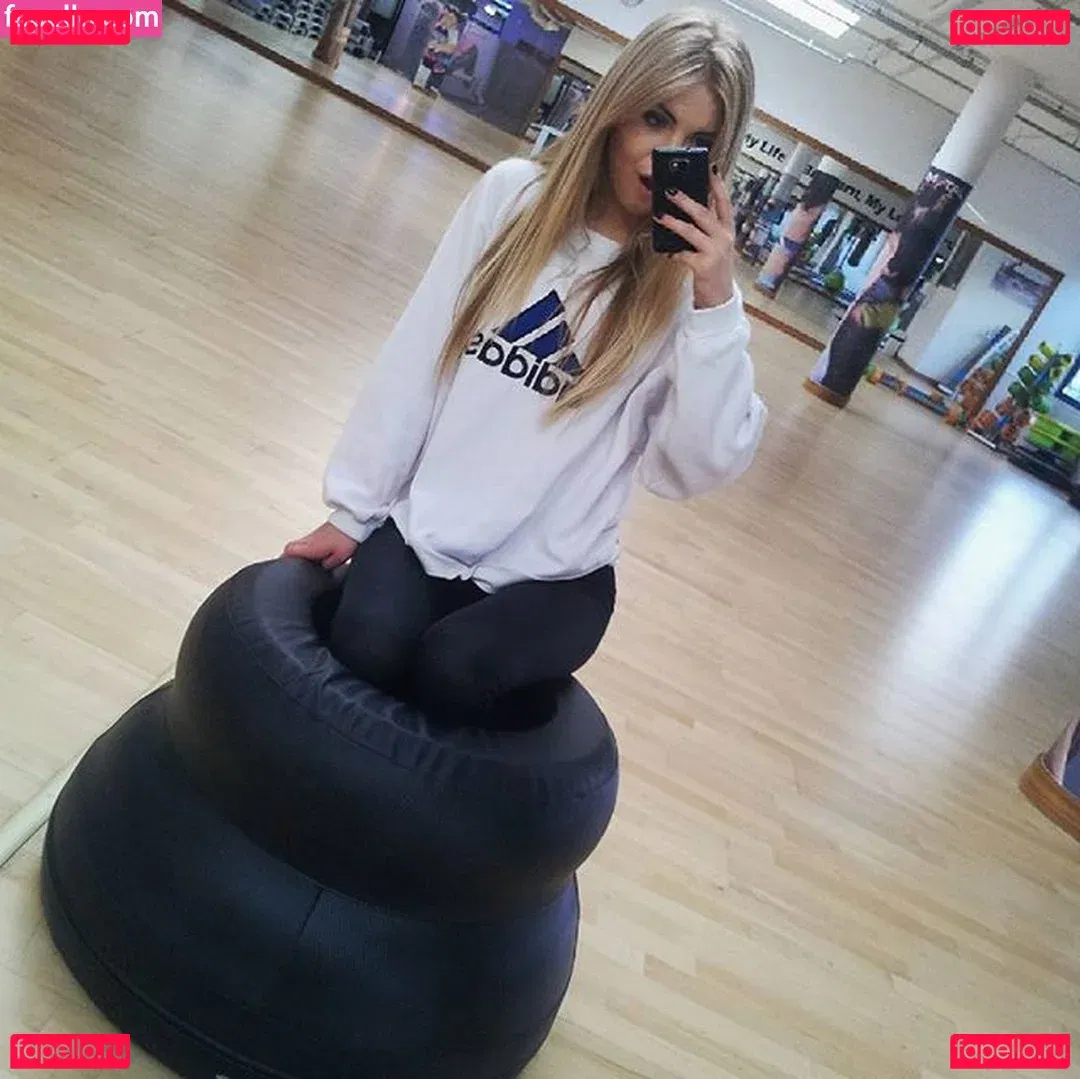 Sara Ladach Onlyfans Photo Gallery 