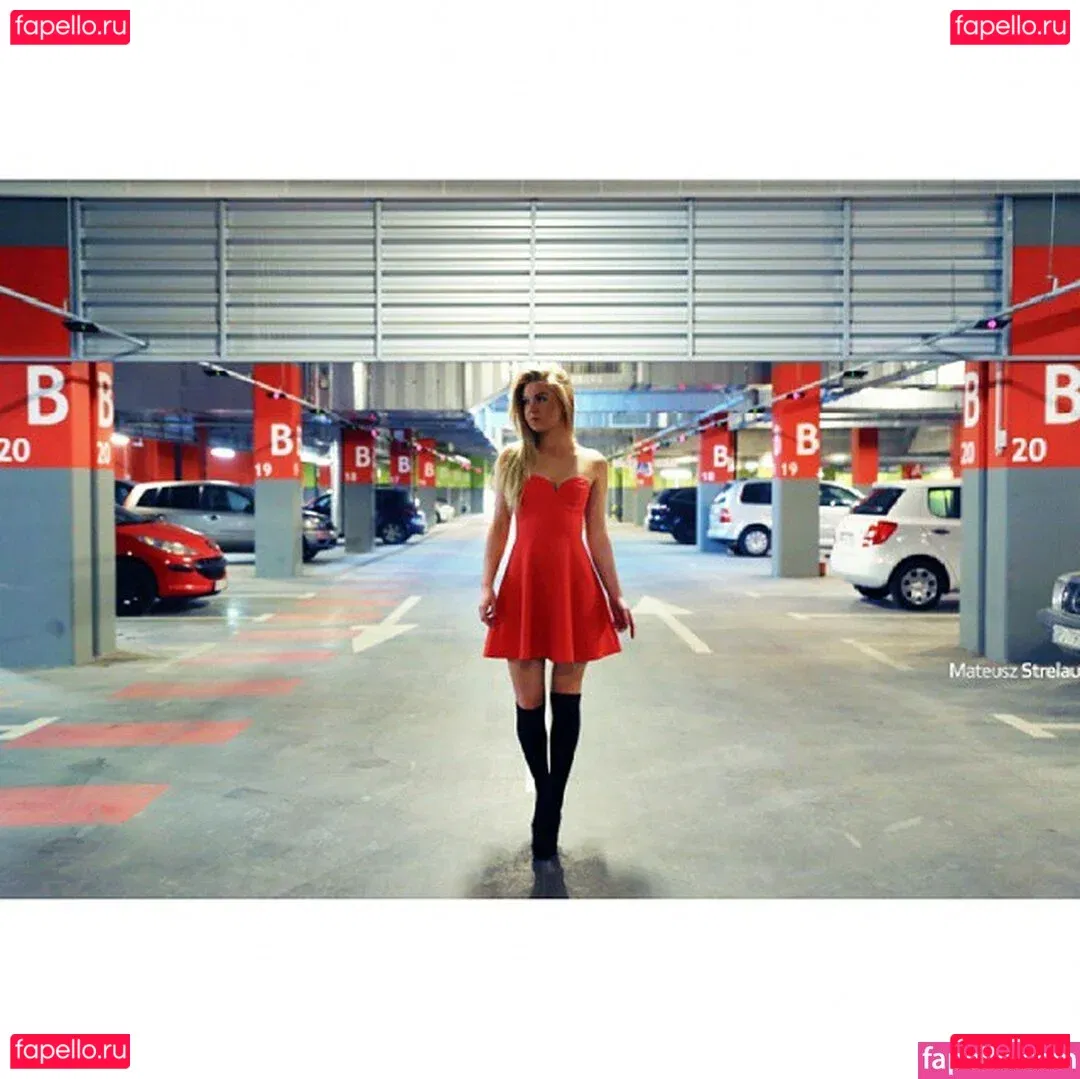 Sara Ladach Onlyfans Photo Gallery 