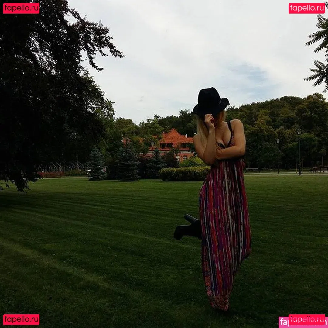 Sara Ladach Onlyfans Photo Gallery 