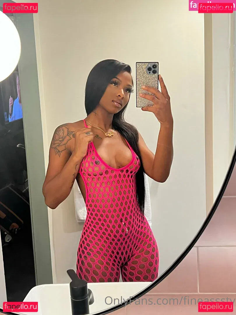 fineasssstv Onlyfans Photo Gallery 