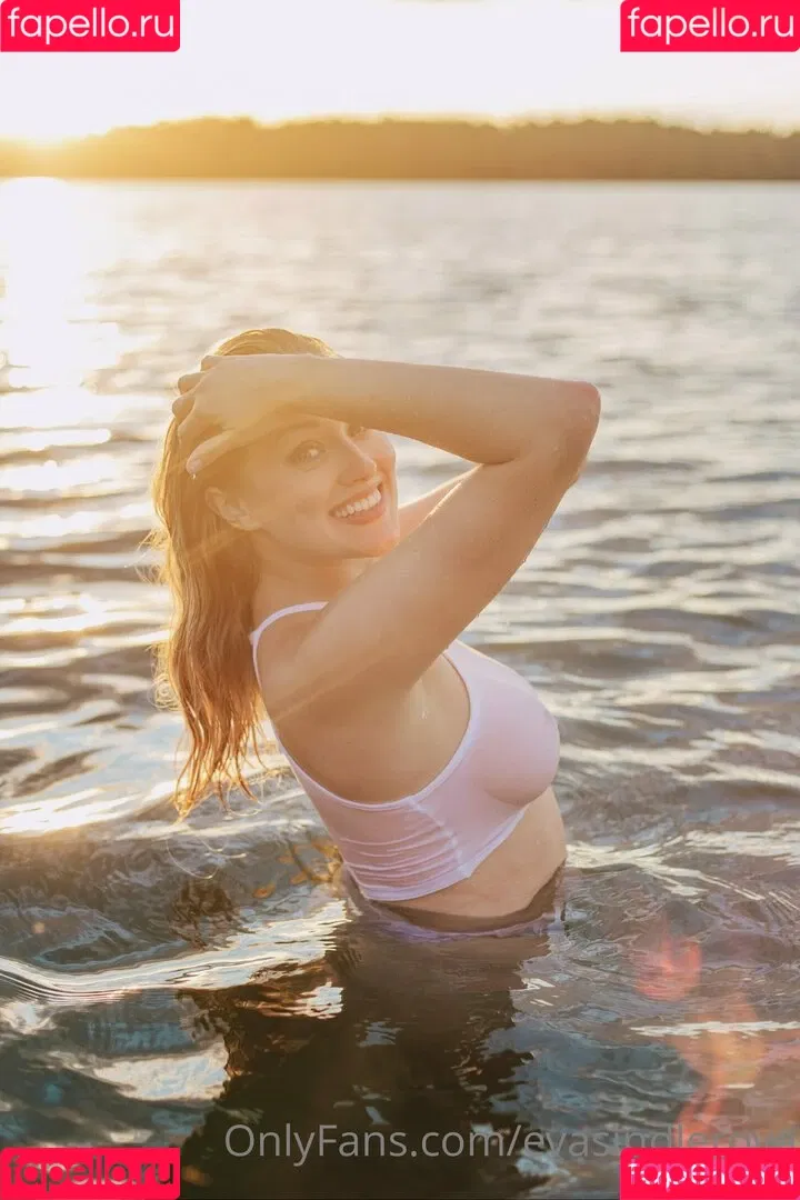 evasindlerova Onlyfans Photo Gallery 