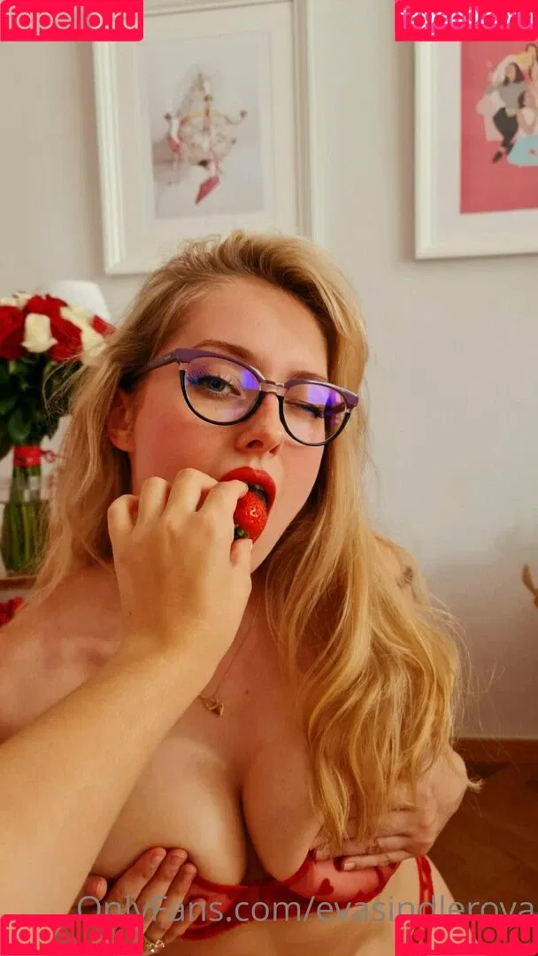 evasindlerova Onlyfans Photo Gallery 
