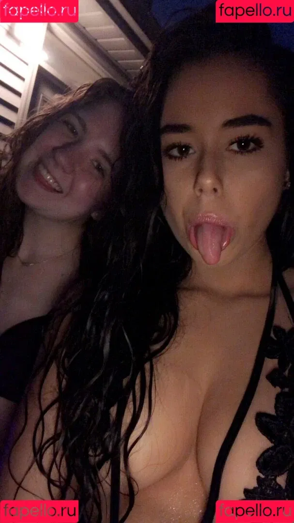 Nerdysara Onlyfans Photo Gallery 