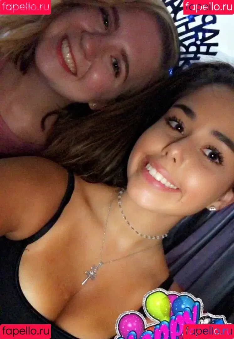 Nerdysara Onlyfans Photo Gallery 