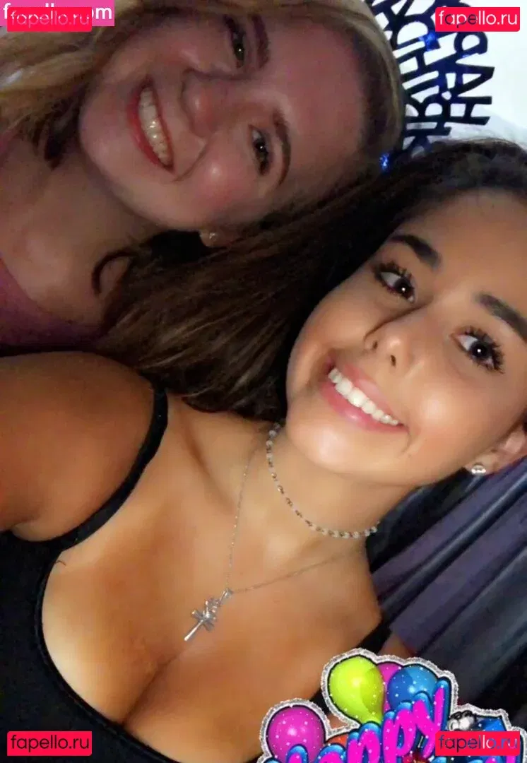 Nerdysara Onlyfans Photo Gallery 