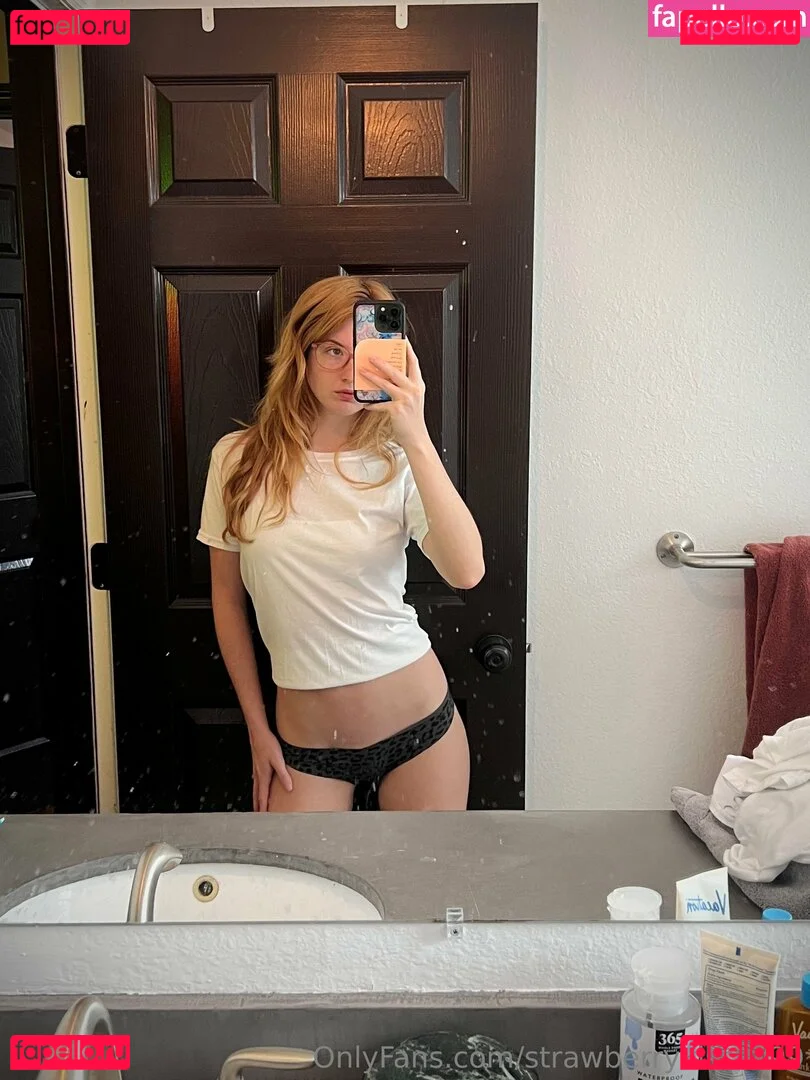 Strawberrykisses99 Onlyfans Photo Gallery 