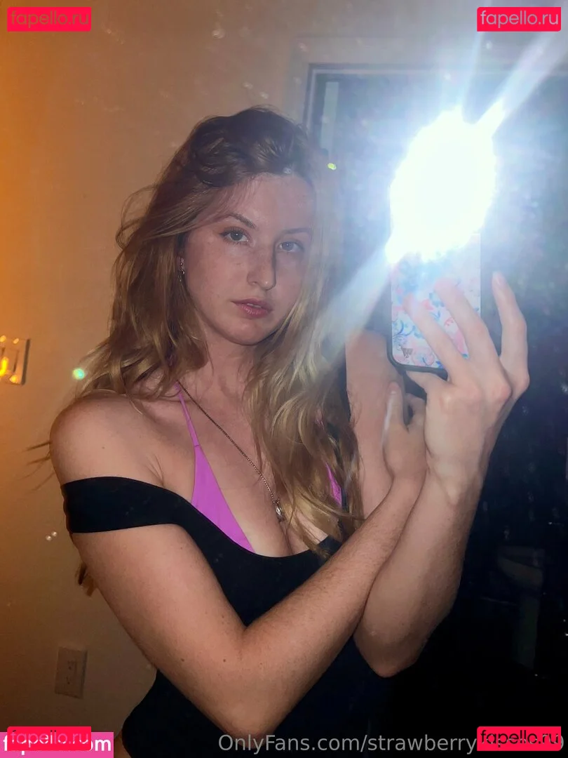 Strawberrykisses99 Onlyfans Photo Gallery 