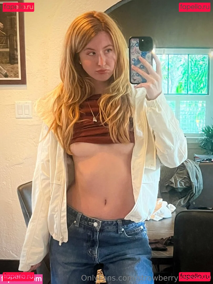 Strawberrykisses99 Onlyfans Photo Gallery 