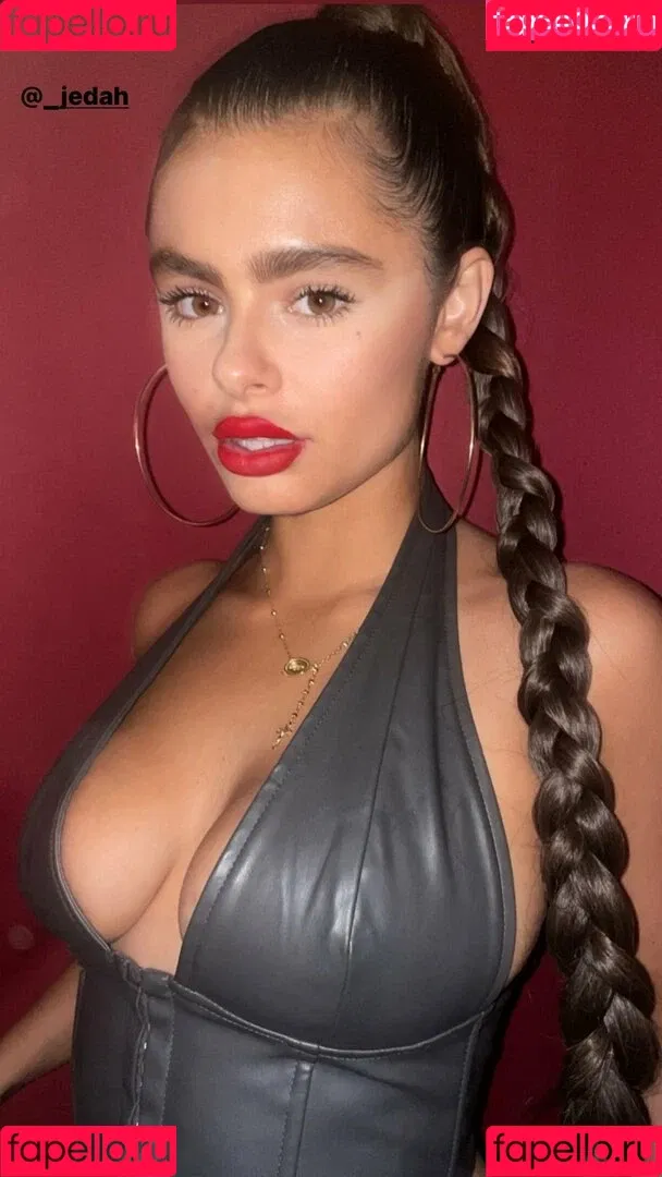 Jacquie Lee Onlyfans Photo Gallery 