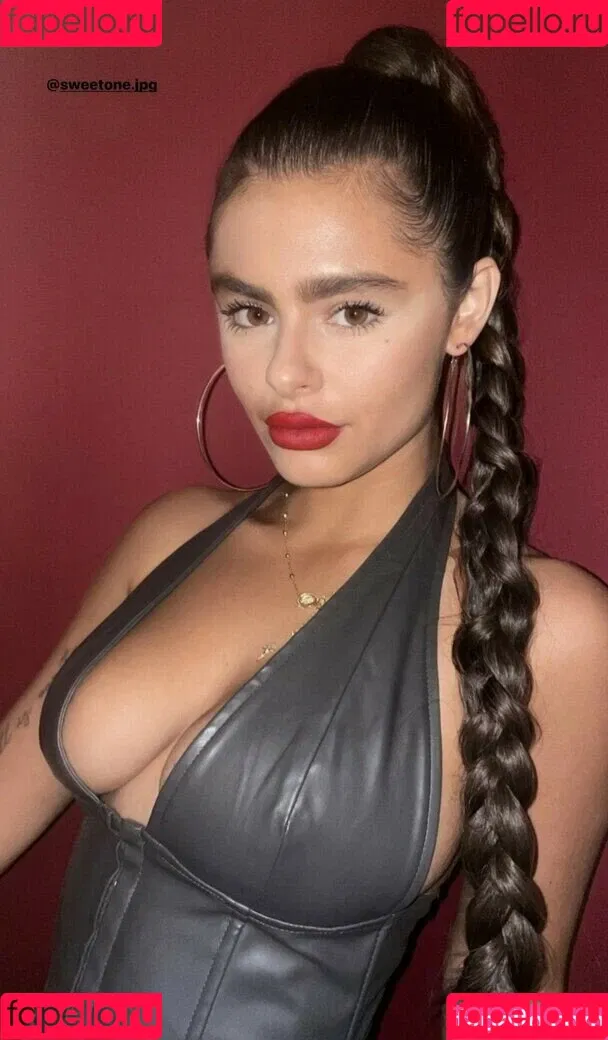 Jacquie Lee Onlyfans Photo Gallery 