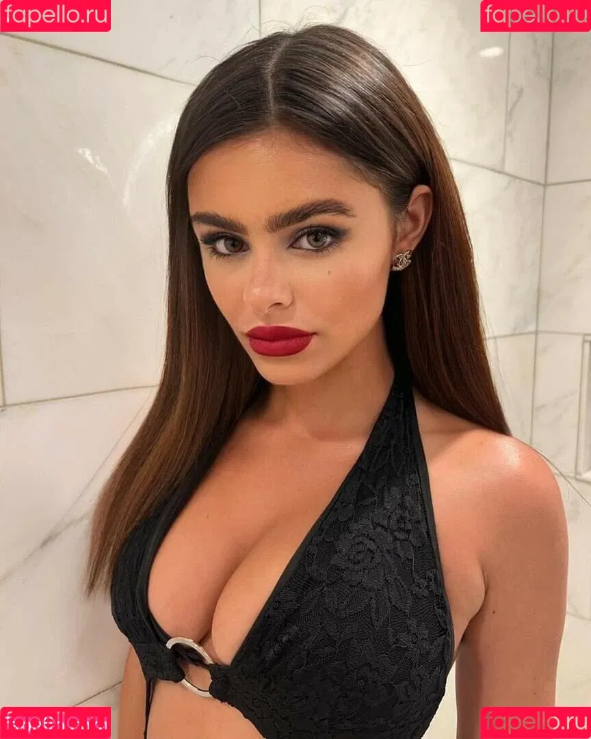 Jacquie Lee Onlyfans Photo Gallery 