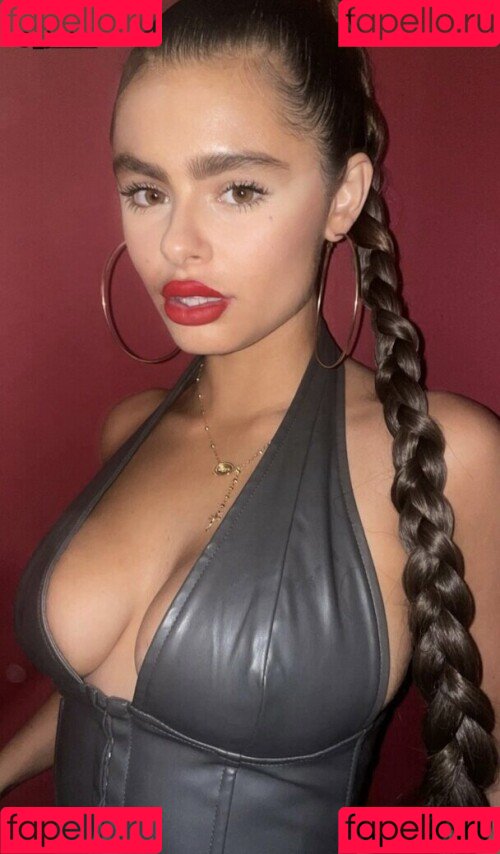 Jacquie Lee Onlyfans Photo Gallery 