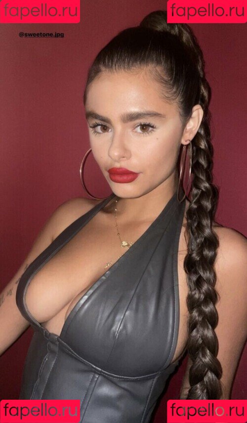 Jacquie Lee Onlyfans Photo Gallery 