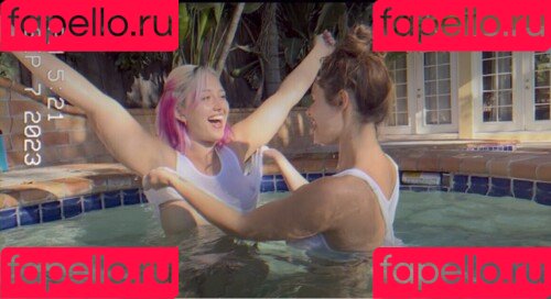 Jacquie Lee Onlyfans Photo Gallery 