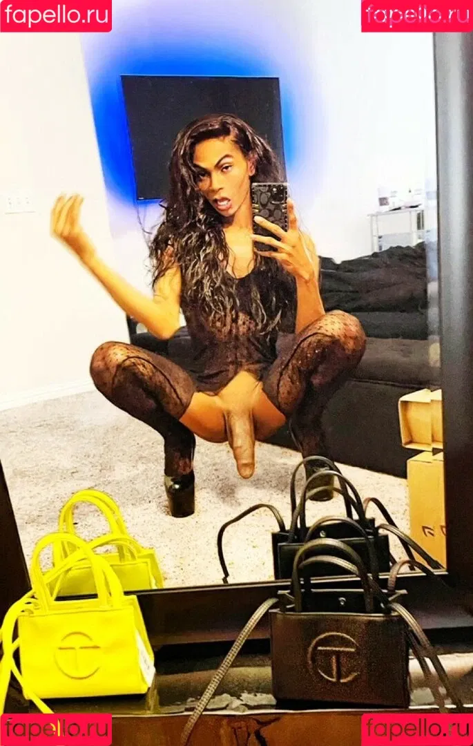 MaliyahLoren Onlyfans Photo Gallery 