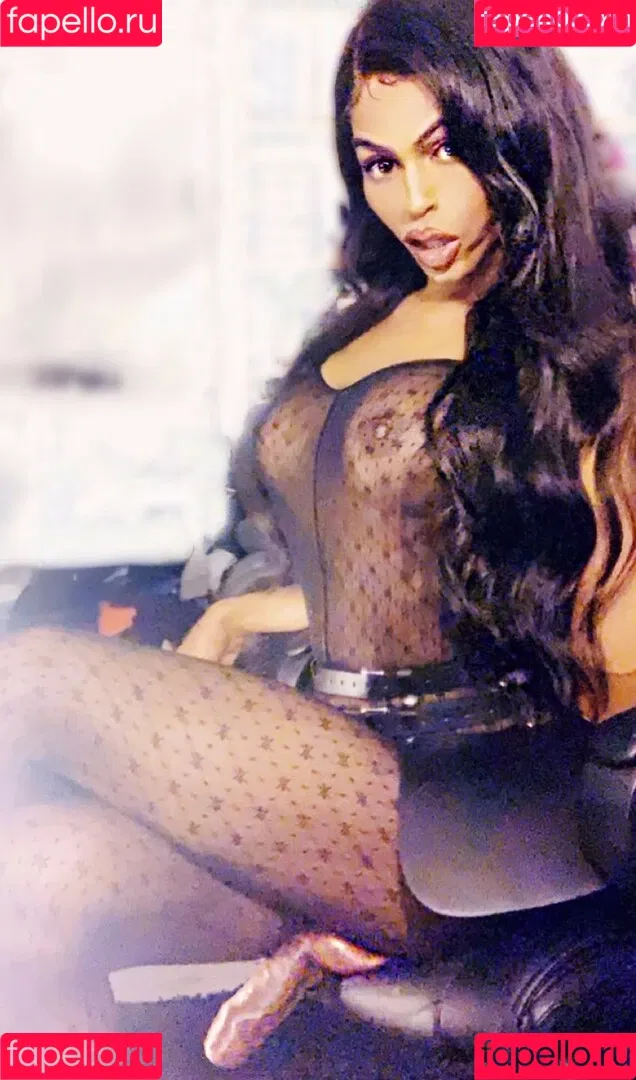 MaliyahLoren Onlyfans Photo Gallery 