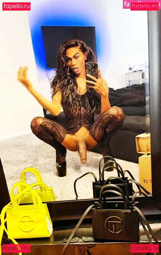 MaliyahLoren Onlyfans Photo Gallery 