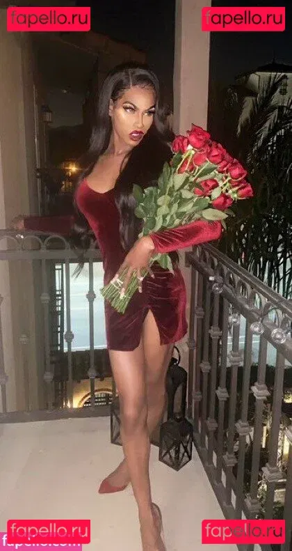 MaliyahLoren Onlyfans Photo Gallery 