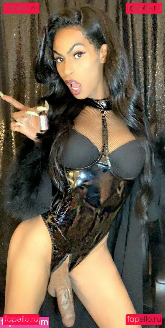 MaliyahLoren Onlyfans Photo Gallery 