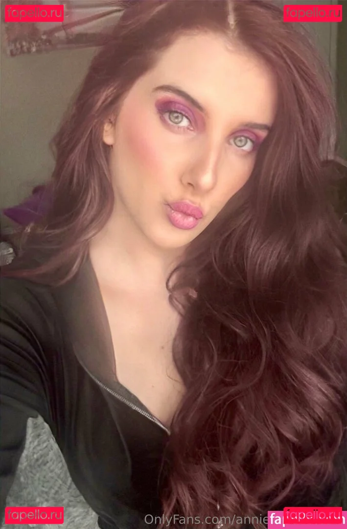 anniechloesworld Onlyfans Photo Gallery 