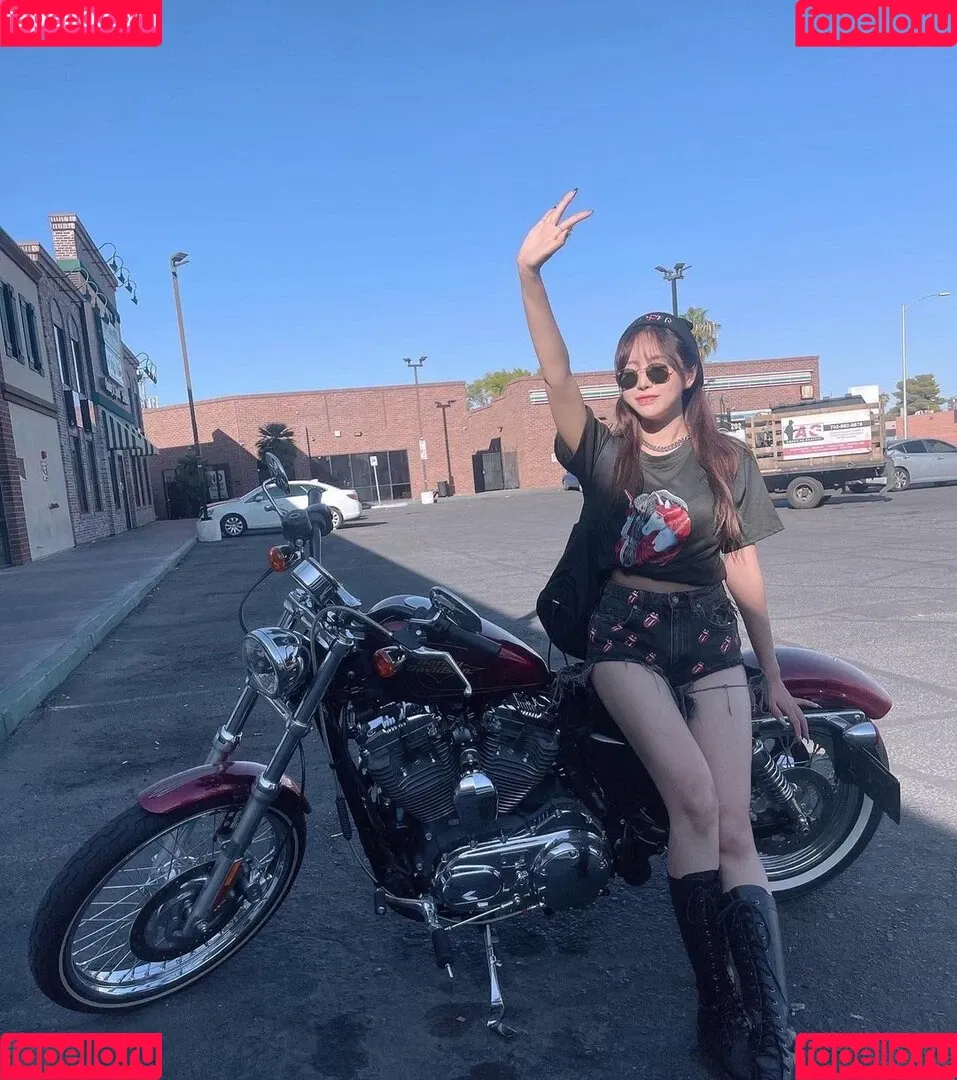 Yunicorn19 Onlyfans Photo Gallery 