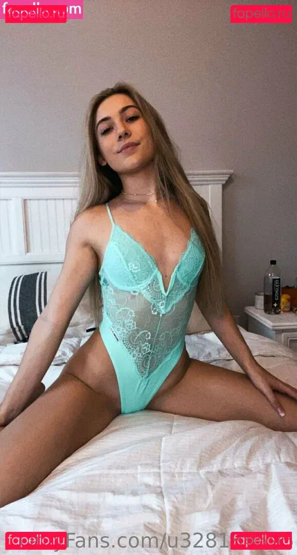 emilywillis18 Onlyfans Photo Gallery 