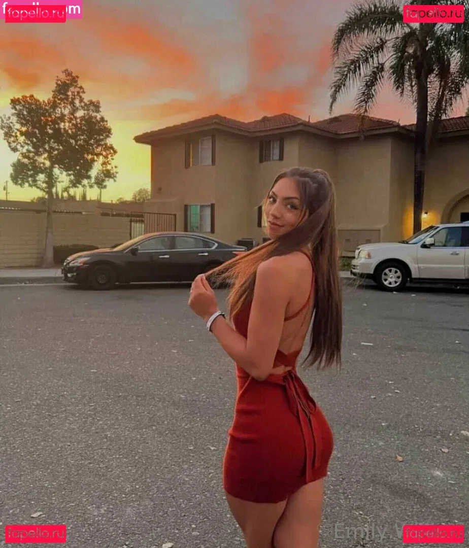 emilywillis18 Onlyfans Photo Gallery 