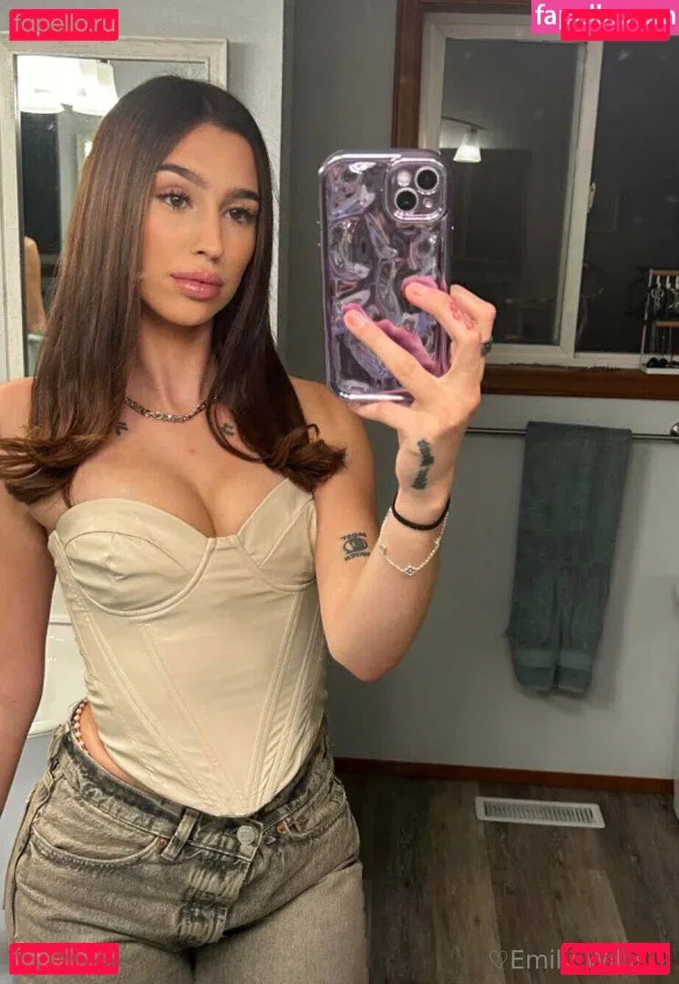 emilywillis18 Onlyfans Photo Gallery 